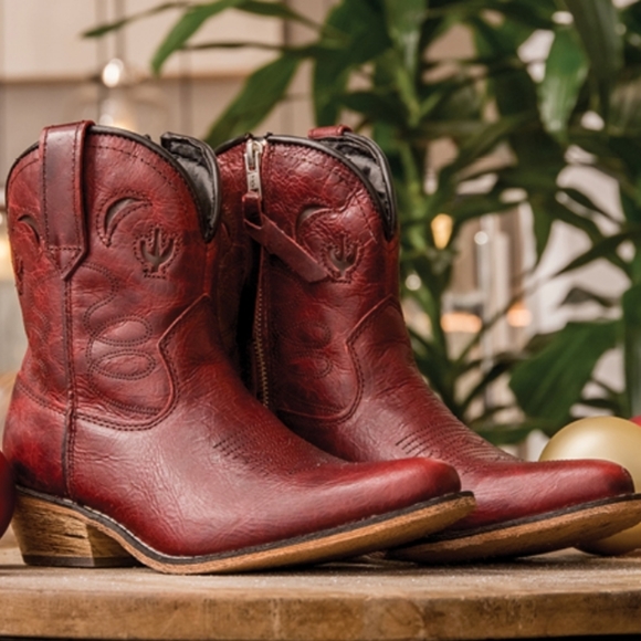 dingo Shoes - DINGO ADOBE ROSE ANKLE BOOTS